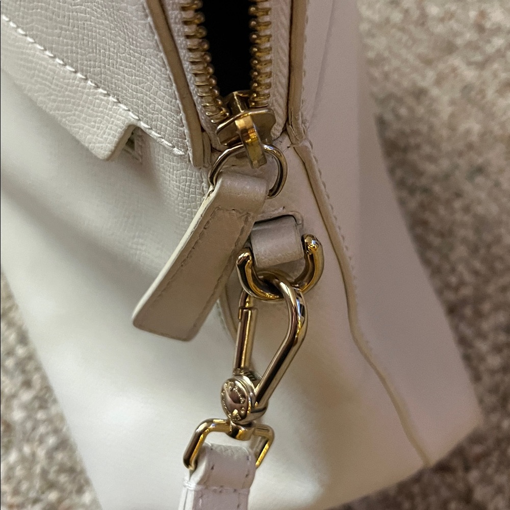 Furla Genuine Leather Elegant Cream Handbag - Picture 4 of 10